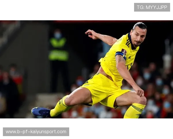 伊布替补登场凌空抽射，米兰球迷集体沸腾