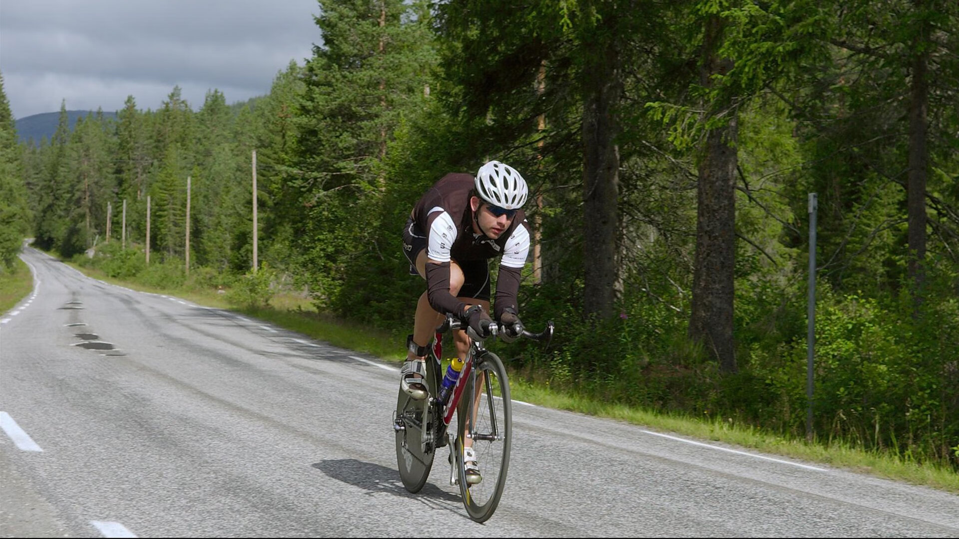 中国男篮依托快攻起手打破僵局，中国男篮输给伊朗是哪一年